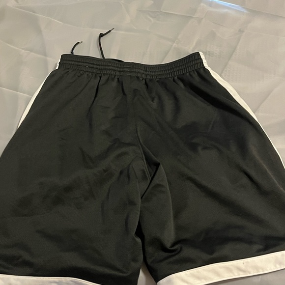 Nike shorts - Picture 2 of 3